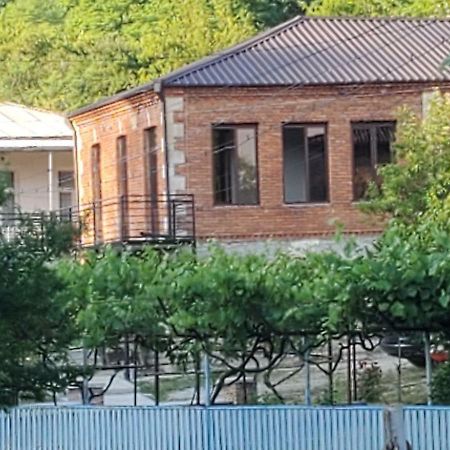 Hostel Family Kutaisi Eksteriør bilde