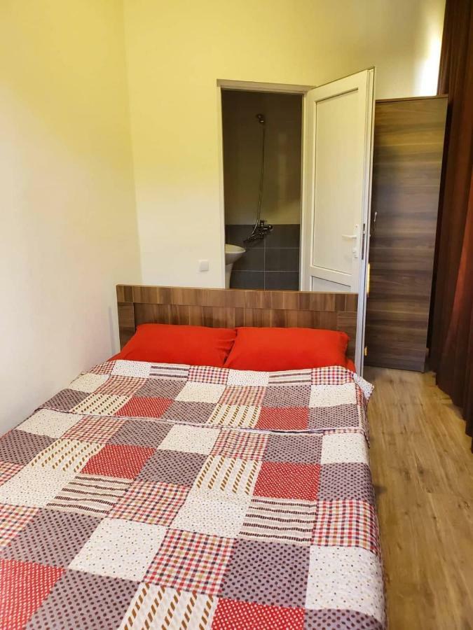 Hostel Family Kutaisi Eksteriør bilde